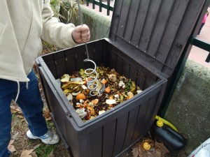 Aireando el compost