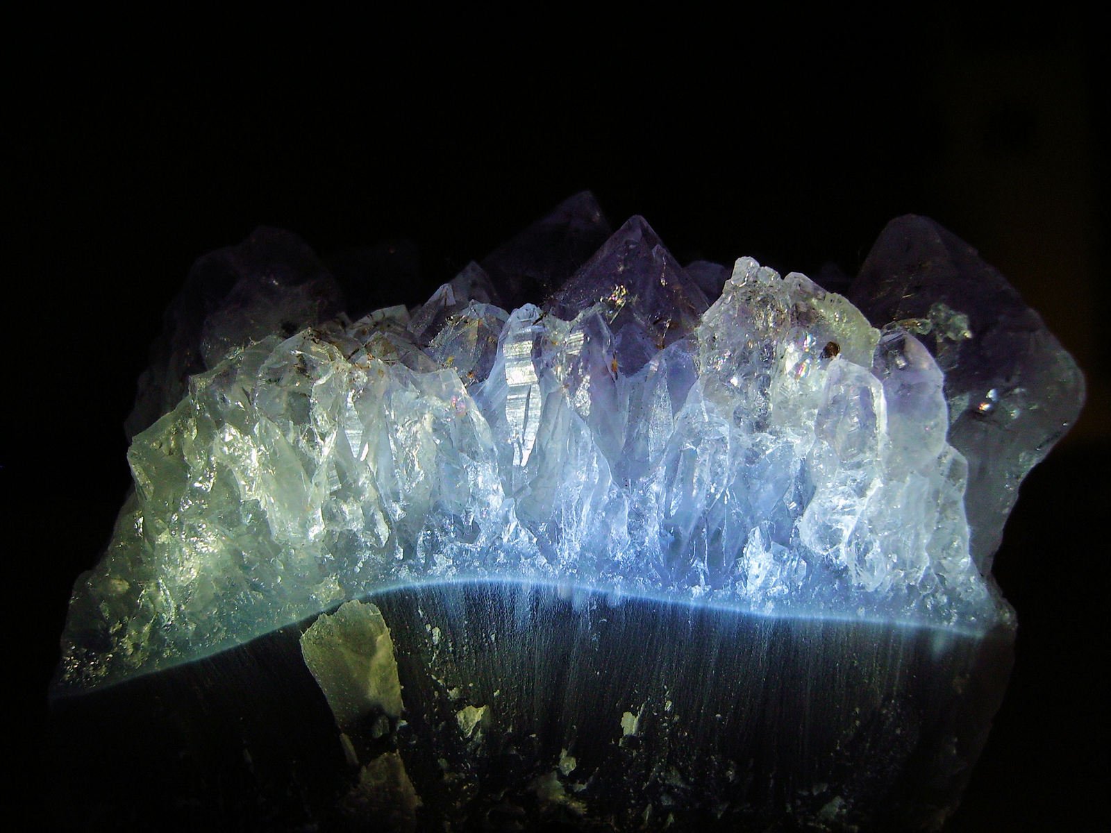 Mineral amatista